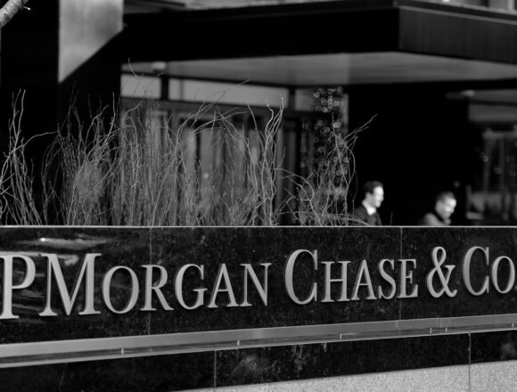 La FED sta affondando le banche regionali per portare i depositi e salvare JP Morgan?