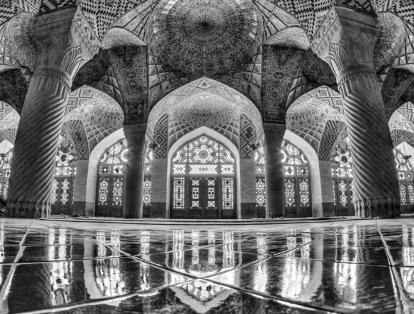 Iran La rivoluzione colorata in Iran è stata sconfitta. Quella dei giovani sta vincendo