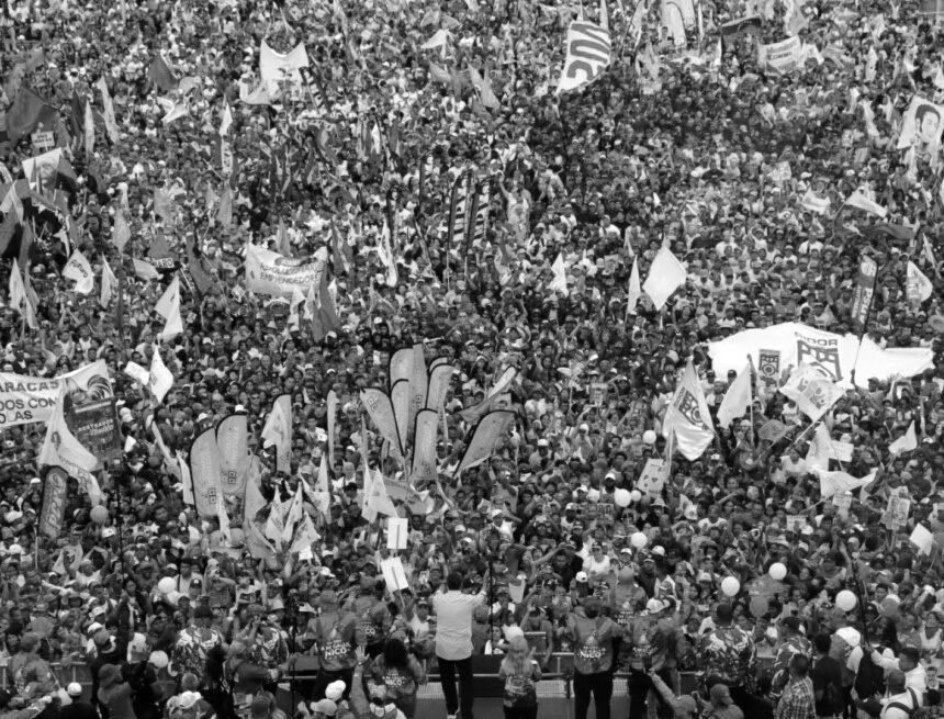 La rivoluzione bolivariana ha tenuto ma deve radicalizzarsi per sopravvivere